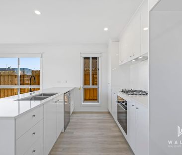 Modern Living Home! - Photo 6