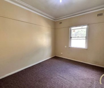 Family Comfort and Convenience in Prime Villawood Location! - Photo 2