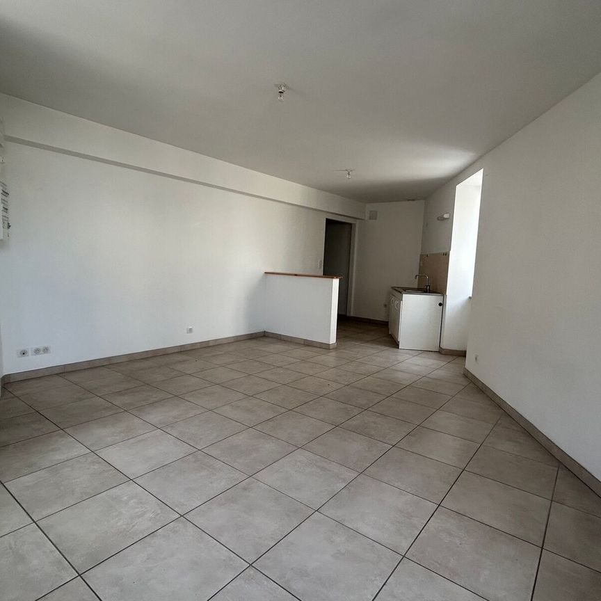 Appartement à louer 2 pièces • 43 m2 Lablachère - Photo 1