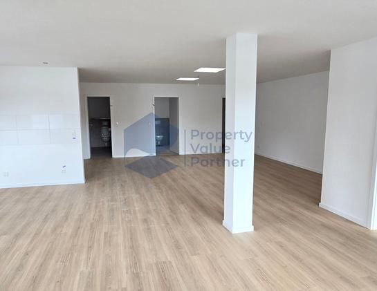 Exklusiv, offen, lichtdurchflutet: Großzügige 2-Zimmer-Wohnung mit Oberlichtern - Photo 1