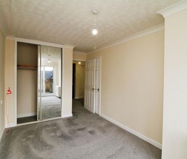 1 bedroom retirement property to rent - Photo 4