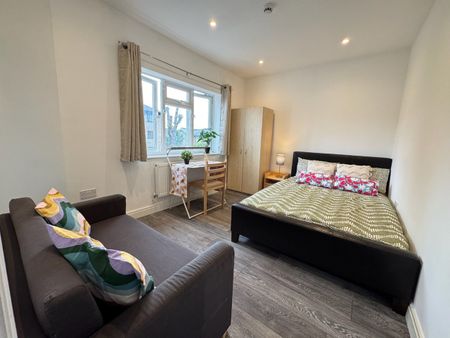 Room in a Shared House, Deanfield Gardens, CR0 - Photo 2