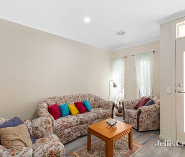 16 Hodgson Rise, Mernda - Photo 4