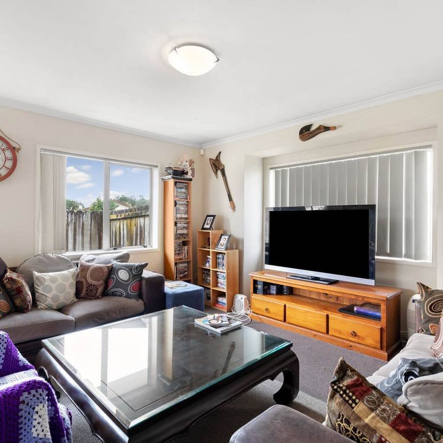 12 Rock Daisy Crescent, Mangere, Auckland - Photo 1