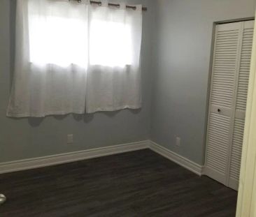 1033 CENTRE STREET N - Photo 6