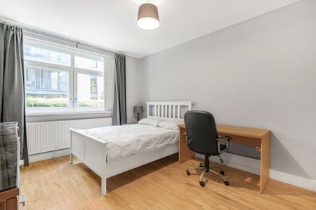 3 bedroom flat to rent - Photo 3