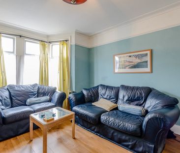 Room in a Shared House, Malmesbury Place, SO15 - Photo 1