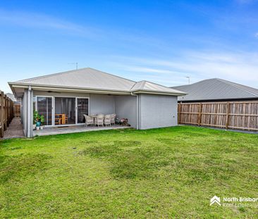 Ultra Modern- 4 Bed Family Home - Photo 5