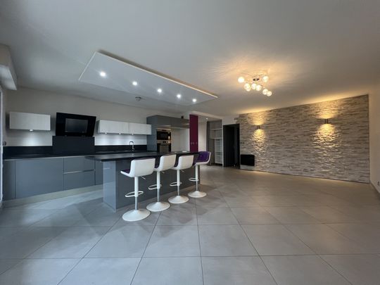 Location Appartement 3 pièces 75m² ST LAURENT DU VAR 06700 - Photo 1