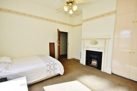 5-bedroom shared house / townhouse, East Ave - Photo 3