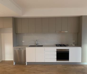 Spacious Bedrooms plus security car space Apartments available now - Photo 1
