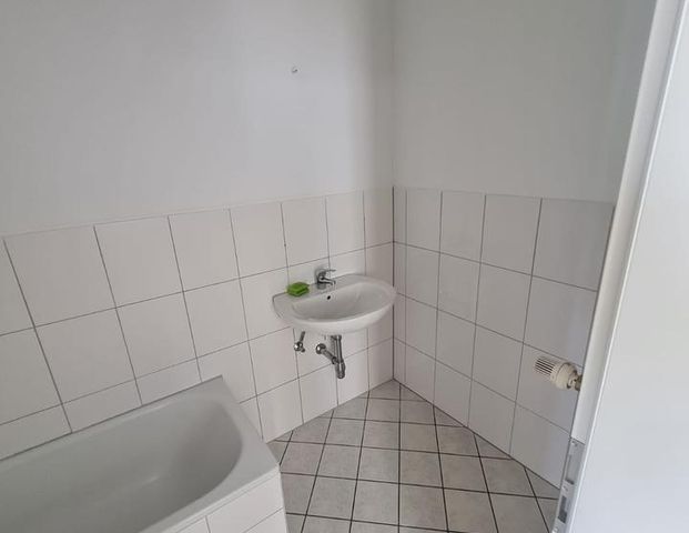 Voll möblierte 2-ZKB Wohnung in Scholven mit Aufzug und Balkon zu vermieten - Photo 1