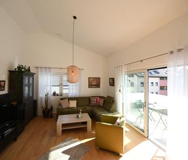 Neuwertige 2-Zi.-Wohnung mit hohen Decken und großem Balkon! Neumar... - Foto 1