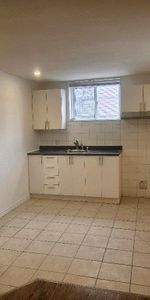 logement 3 1/2 a louer - Photo 3