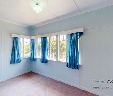 Charming & Convenient Home - Photo 4