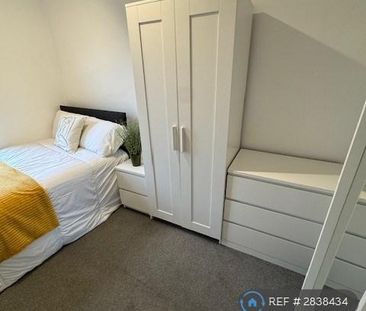 6 bedroom end of terrace house to rent - Photo 4