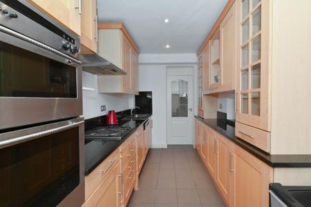 3 bedroom flat to rent - Photo 5