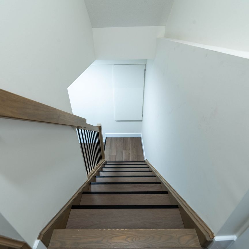 For Lease - 266 Hesselman Crescent, London South, Ontario - Photo 1