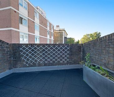 3 bedroom mews to rent - Photo 1