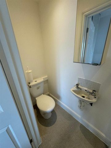Studio to rent - Photo 5