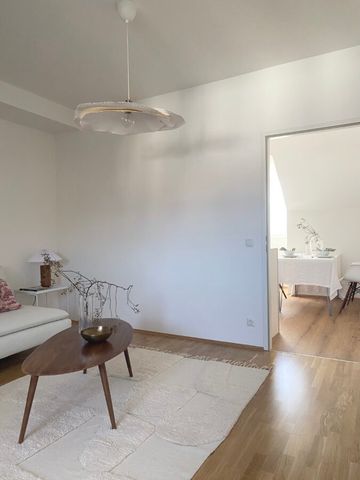 2-Zimmer-Wohnung im 3 Stock ohne Lift. Bad mit (Badewanne und Fenster) und WC sind in einem Raum untergebracht . - Foto 3