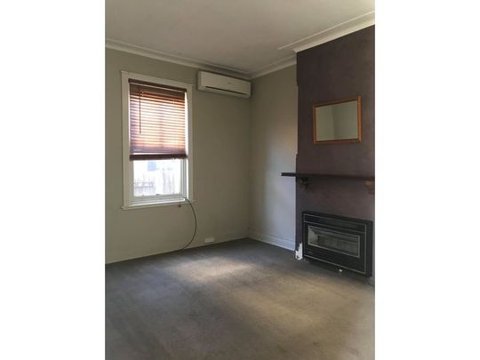 Neat & Tidy 2-3 Bedroom Home - Photo 1