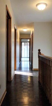 Well-maintained Second-floor 2 Bedroom Apartment for Rent - Photo 1