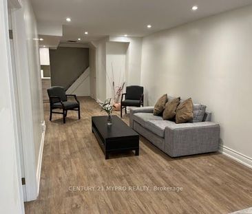 For Lease - 24 Captain Hall Court, Toronto, Ontario - Photo 2