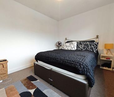 2 bedroom semi-detached house to rent - Photo 3