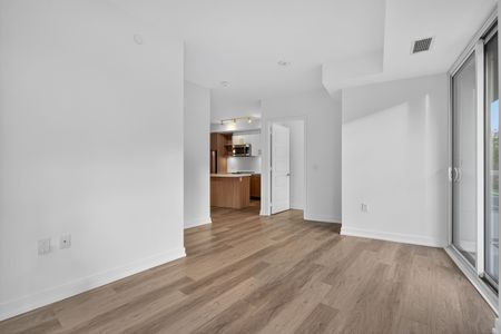 For Lease - 333 Sunseeker Avenue Unit# 201, Innisfil, Ontario - Photo 2