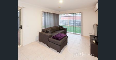 Well presented home in convenient location - Photo 2