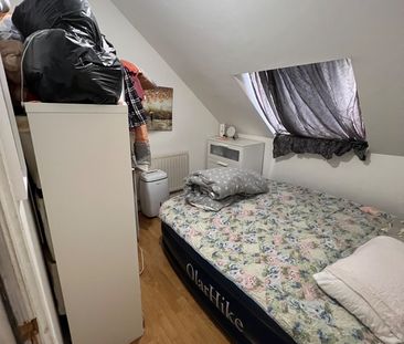 1 Bed Flat, Eastern Avenue, IG2 - Photo 6