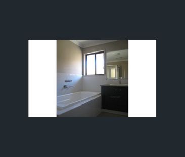 BEAUTIFUL FAMILY HOME IN THE HEART OF REDBANK PLAINS - Photo 2