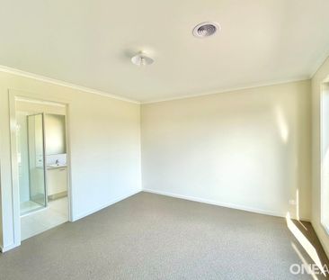 Heavenly Home on Hayes! - Photo 2