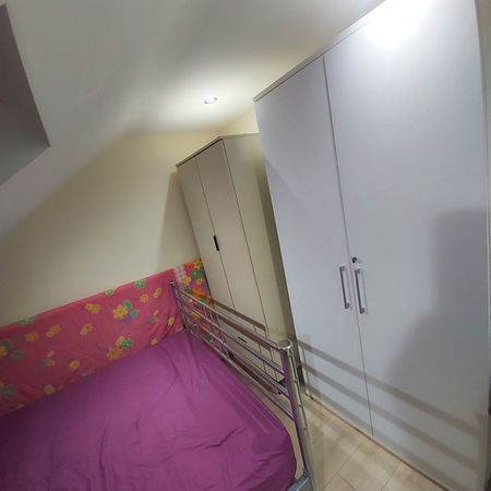 Room in a Shared House, Pembroke Road, IG3 - Photo 4