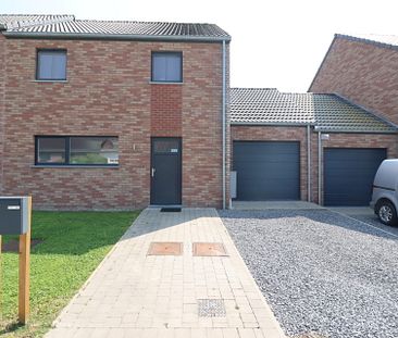 Nieuw huis met terras en omheinde tuin, gelegen in het hart van het... - Photo 1