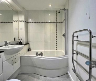 2 bedroom flat to rent - Photo 6