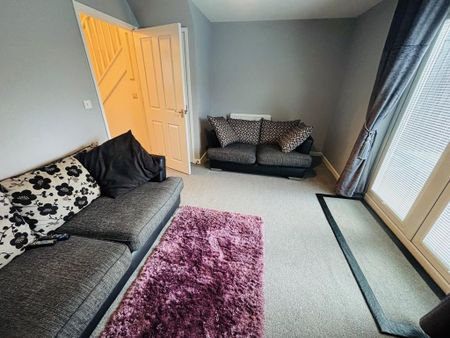 2 bedroom terraced house to rent - Photo 2
