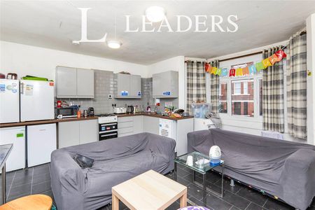 1 bedroom terraced to rent Gedling Grove, Nottingham, Nottinghamshire, NG7 - Photo 3