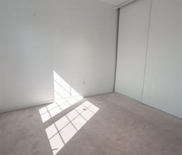 For Lease - 28 Chartwell Avenue, South of Baseline to Knoxdale, Ont... - Photo 5