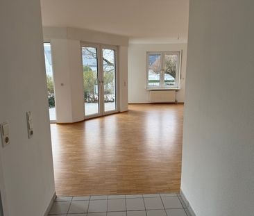 Moderne, helle 3-ZKB-Erdgeschosswohnung mit 2 Terrassen in ruhiger ... - Photo 2