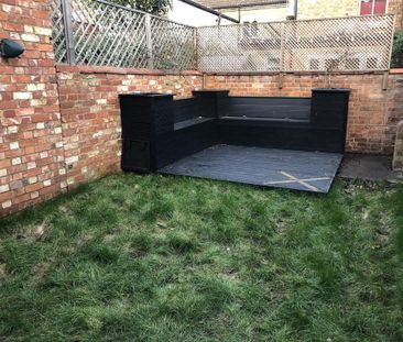 3 bedroom terraced house to rent - Photo 2