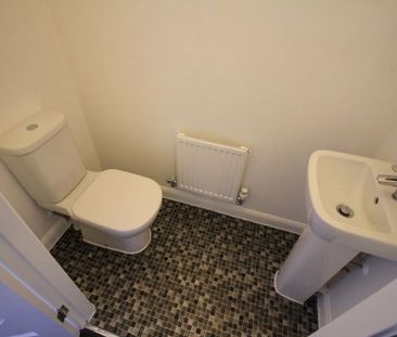 4 bedroom terraced house to rent - Photo 4