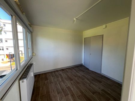 Location - Appartement T2 - 37 m² - Grand-Charmont - Photo 2