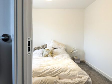 3 bedroom semi-detached house to rent - Photo 3