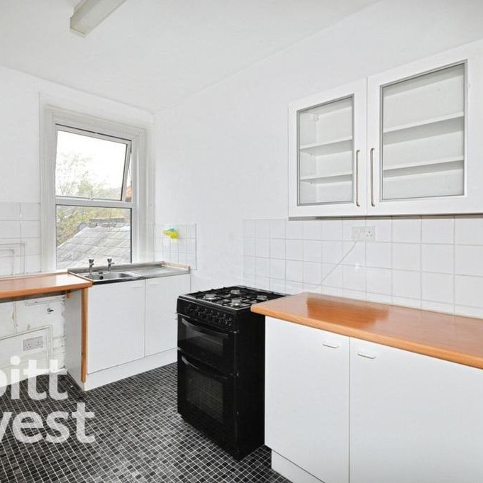 2 bedroom maisonette to rent - Photo 1