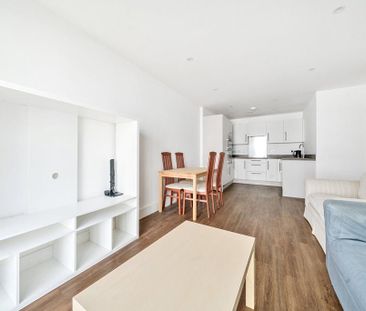 2 bedroom flat to rent - Photo 2