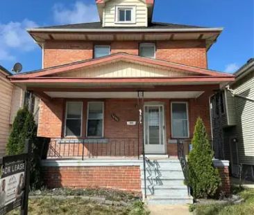 1695 Howard Unit# Main & basement | 1695 Howard Unit# Main & baseme... - Photo 1