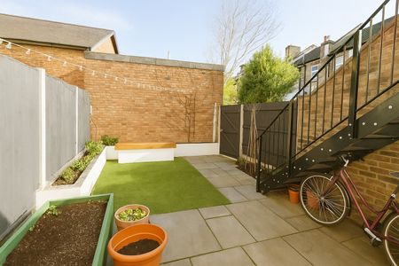 Room in a Shared House, Totterdown Street, SW17 - Photo 5
