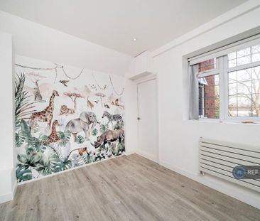 3 bedroom flat to rent - Photo 5
